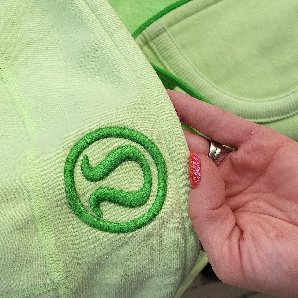 Lululemon Athletica Vest -Pre-Owned Med OS green